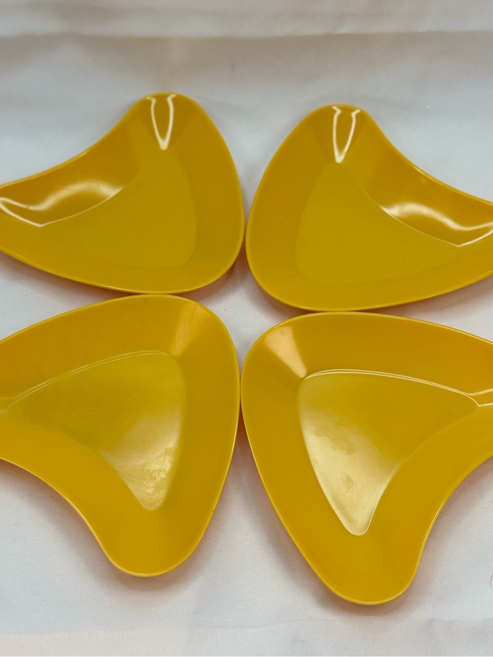 Rachael Ray Precidio Melamine Plates Set of 4 Yellow Triangle Appetizer Dishes